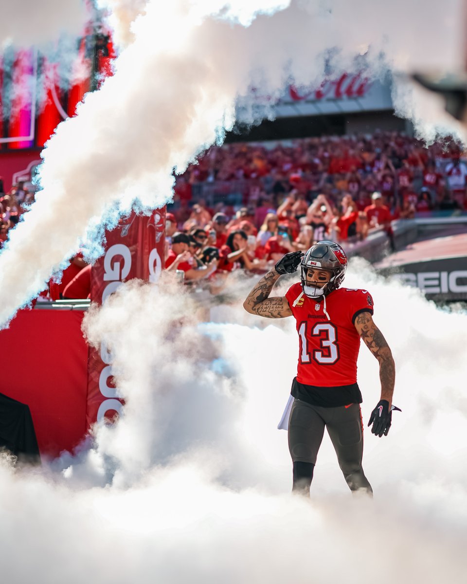 Buccaneers's tweet photo. THE GOAT 🐐 https://t.co/bAg3tF3WJt