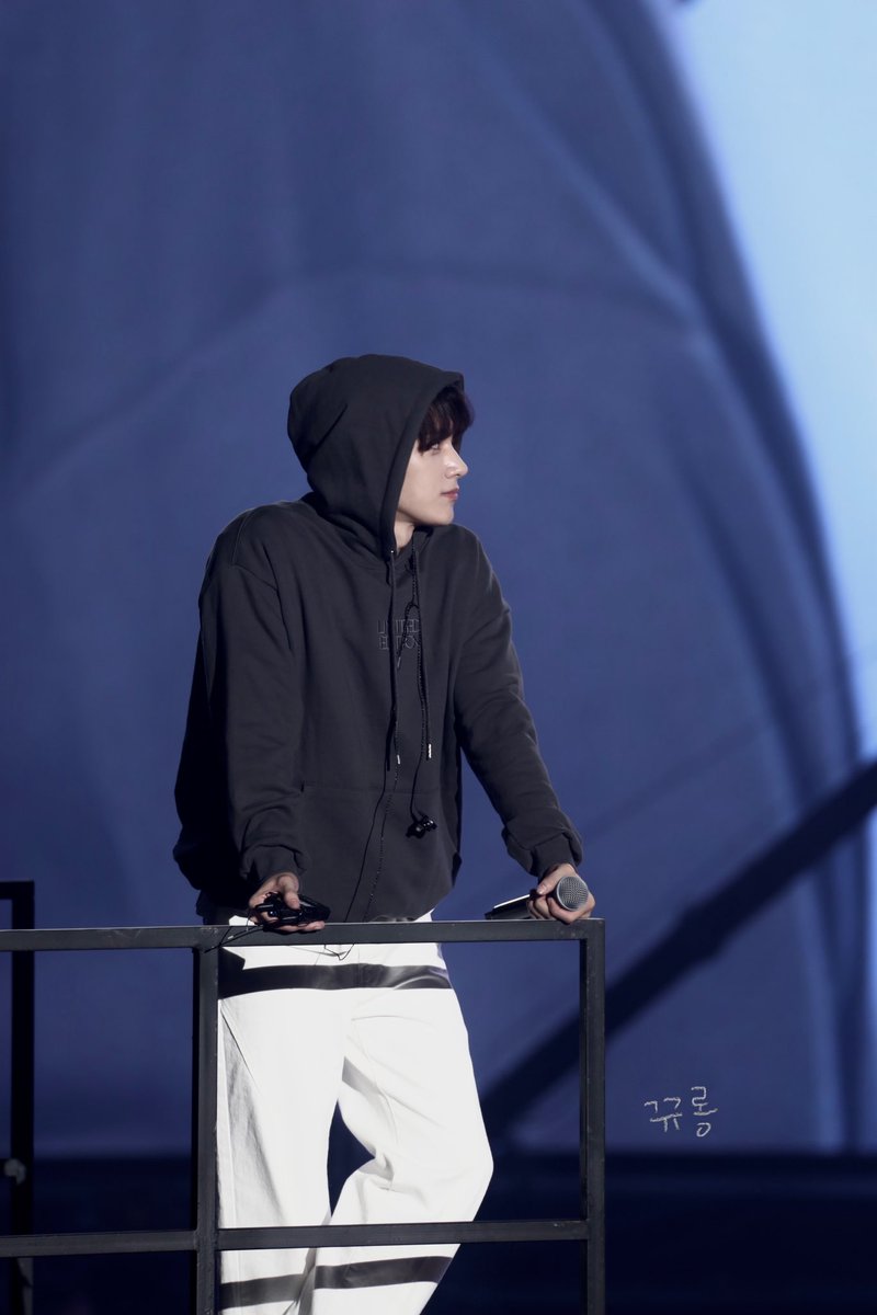 241208 INFINITE 15TH ANNIVERSARY CONCERT <LIMITED EDITION> Day3

이 남자야 …… …..

#인피니트 #김명수 #명수 #엘