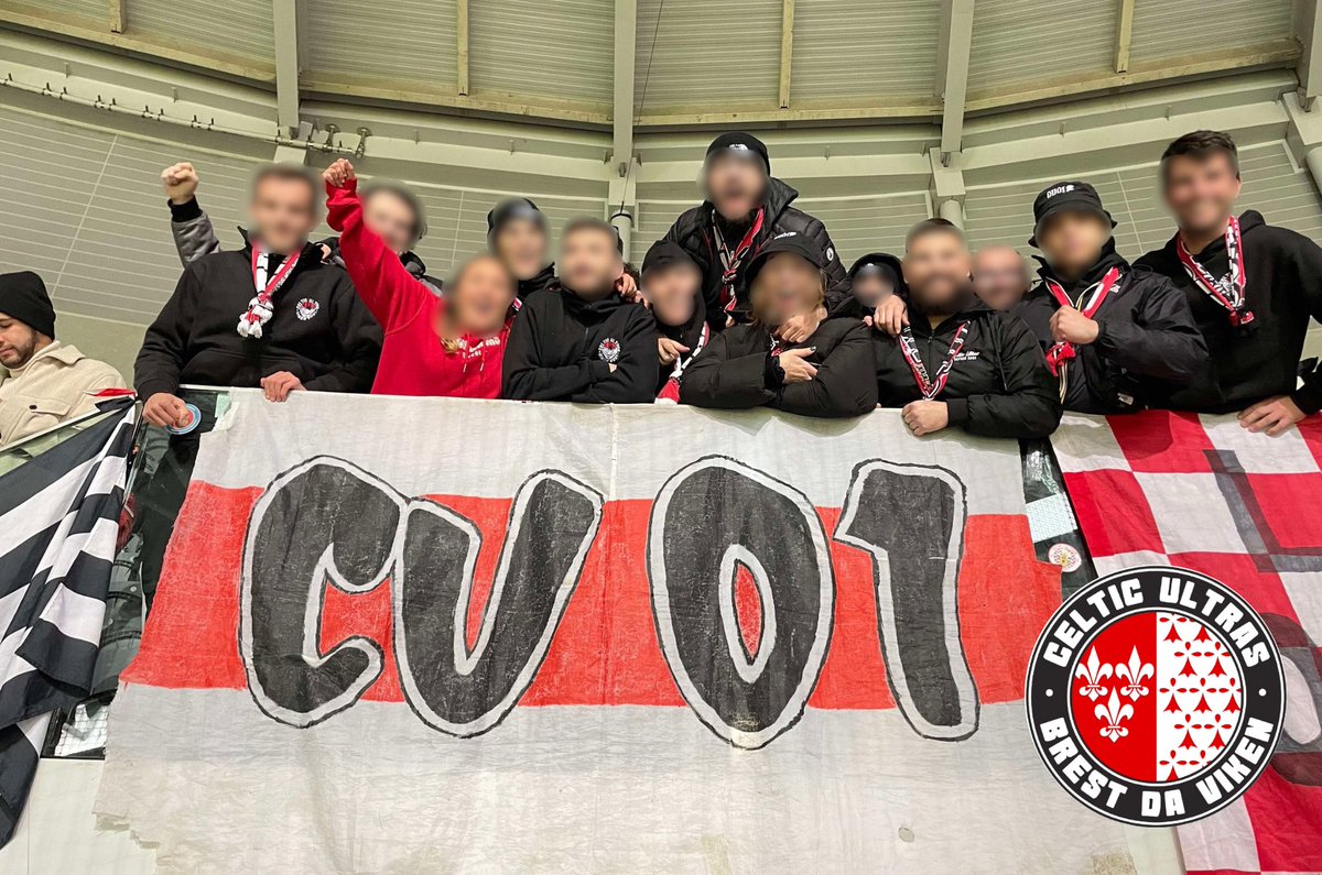 CelticUltras's tweet image. [06/12/2024 - L1 - J14 - LILLE - BREST]

Une vingtaine de CU ont pris la route du Nord ce vendredi pour supporter nos Rouges &amp;amp; Blancs malgré une nouvelle défaite en championnat.

Place à Eindhoven mardi !

Celtic Ultras 2001