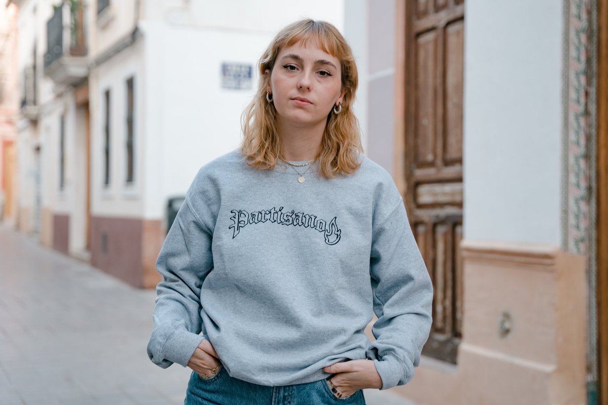 Del barri, del poble, de la ciutat i de la vila.
Partisanos i partisanes, amb principis, valors i conscients.

Dessuadora brodada 🔥
partisano.cat/ca/p/dessuador…