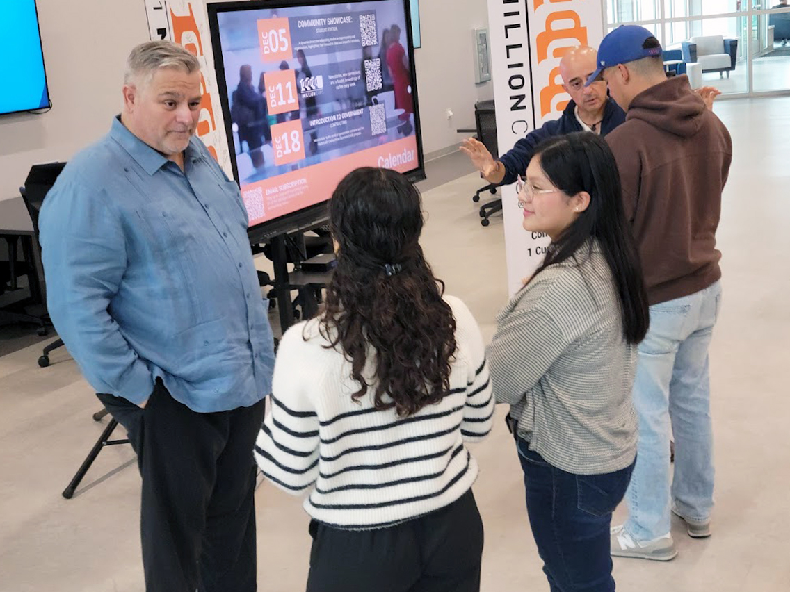 1millioncupsbtx's tweet photo. ☕ What a way to start the day!

This week at #1MillionCups, we heard:

🏡 Ricardo Rubiano, RubiGroup Capital: Turning real estate passion into success.
📋 Keyla Ugarte, Jule Insurance: Building trust &amp; results in business.

Join us on Wednesdays, at 9 AM!

📍 1304 E Adams St https://t.co/lp9TABLYgF