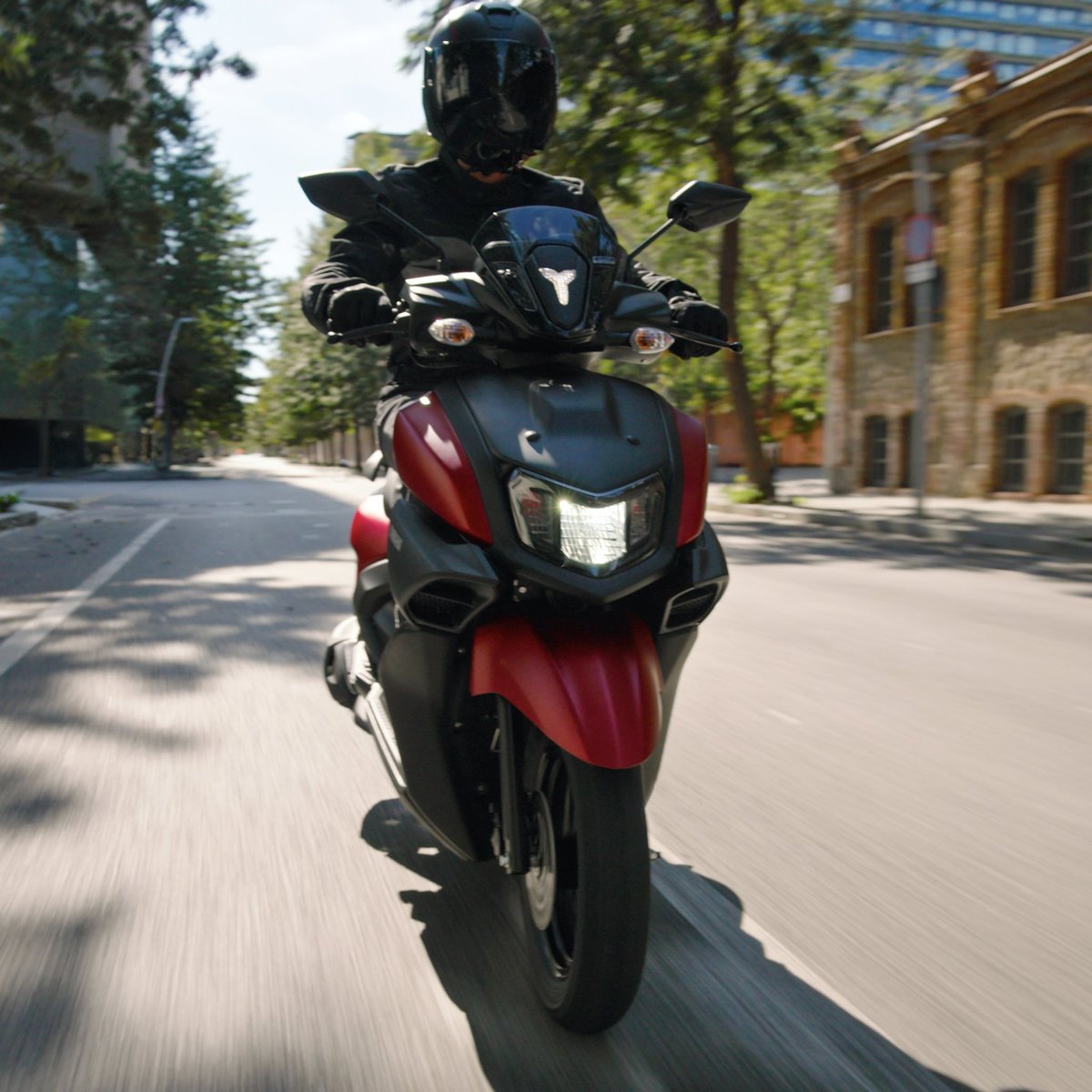 Yamaha_MotorTR's tweet photo. RayZR ile şehir senin oyun alanın! 🛵⚡
Çevikliğiyle dar sokaklarda, enerjisiyle şehir caddelerinde hükmet. Tarzını yansıt, her dönüşte fark yarat!
Şehrin ritmini yakala, RayZR ile özgürlüğün tadını çıkar.
#YamahaMotorTürkiye #RevsYourHeart #RayZR https://t.co/0AYro5jFs4