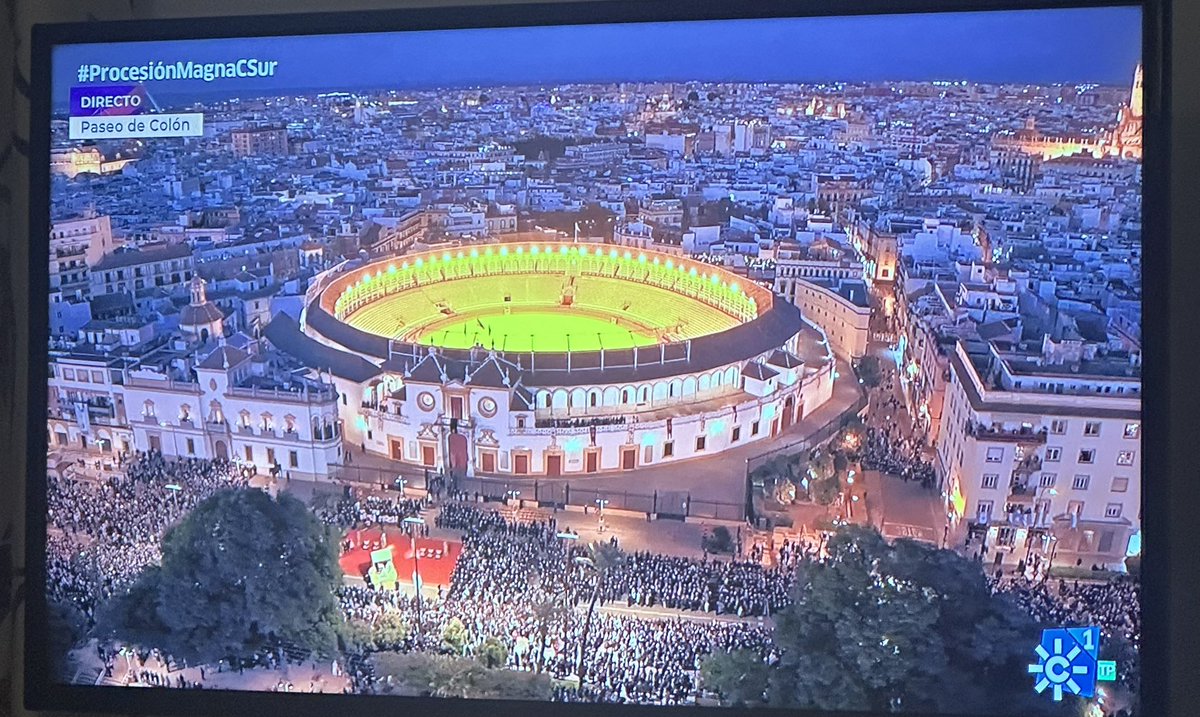 Espectaculares imágenes de la Magna en Canal Sur. Desde Córdoba, como si estuviera en Sevilla. Es Fe, es cultura, es tradición…Es Andalucía!!!Enhorabuena compañeros! 
#ProcesionMagnaCSur