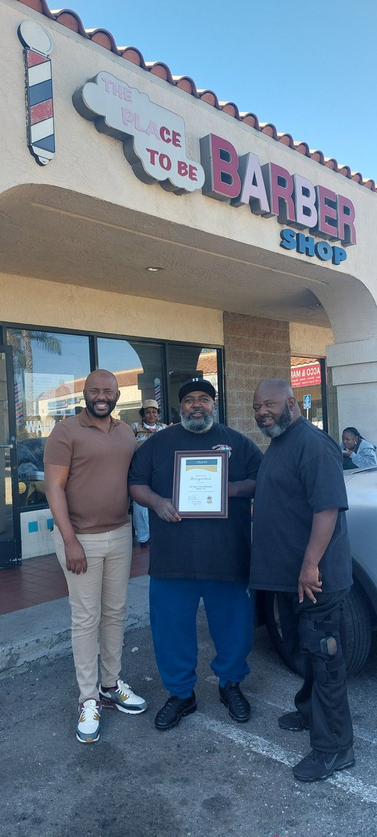 AsmMikeGipson's tweet photo. The Place to Be, a barber, is on Central and centrally-located. They are an important part of our #community and have been here since Central Plaza was built in the 1980s! When I visited this #AD65 business last month, I was ever so grateful for the warm welcome from Dave and EJ. https://t.co/RQw7CVVz06