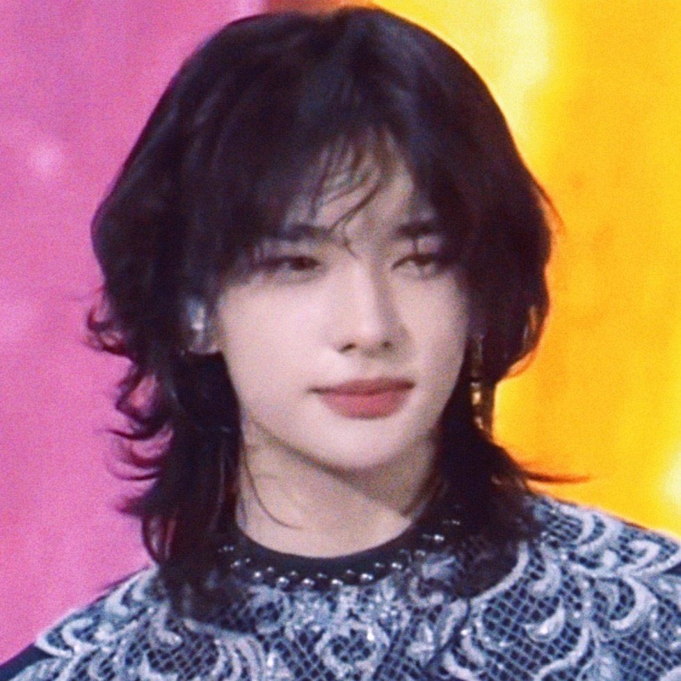 hyunslev's tweet photo. he won the dreamiest prettiest gorgeousest etherealest man award everyone else go home https://t.co/8AfA72tKPO