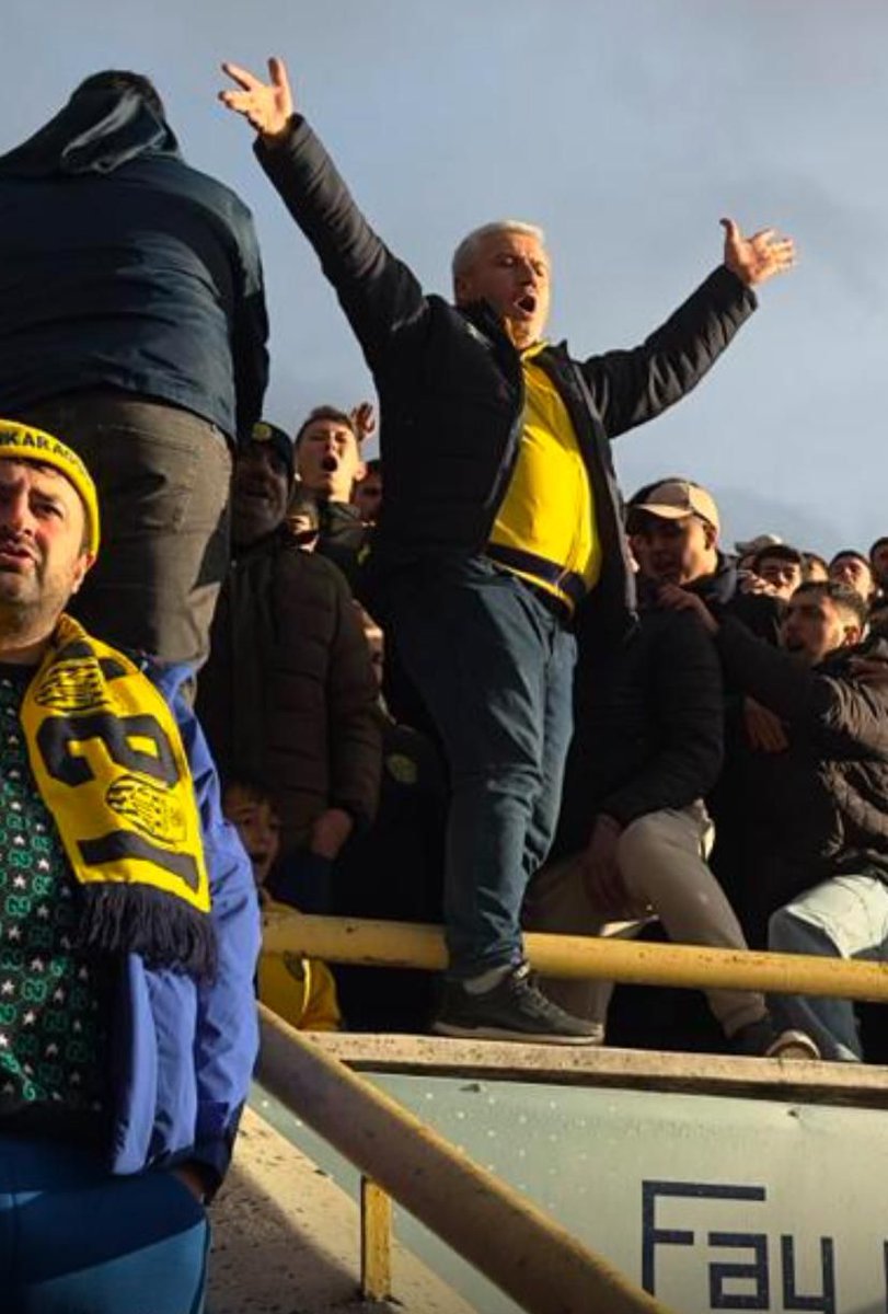 Çeto reis kral ucuyor <a href="/SalbasCetin1910/">Çetin Salbaş - (ÇATÇAT)</a>