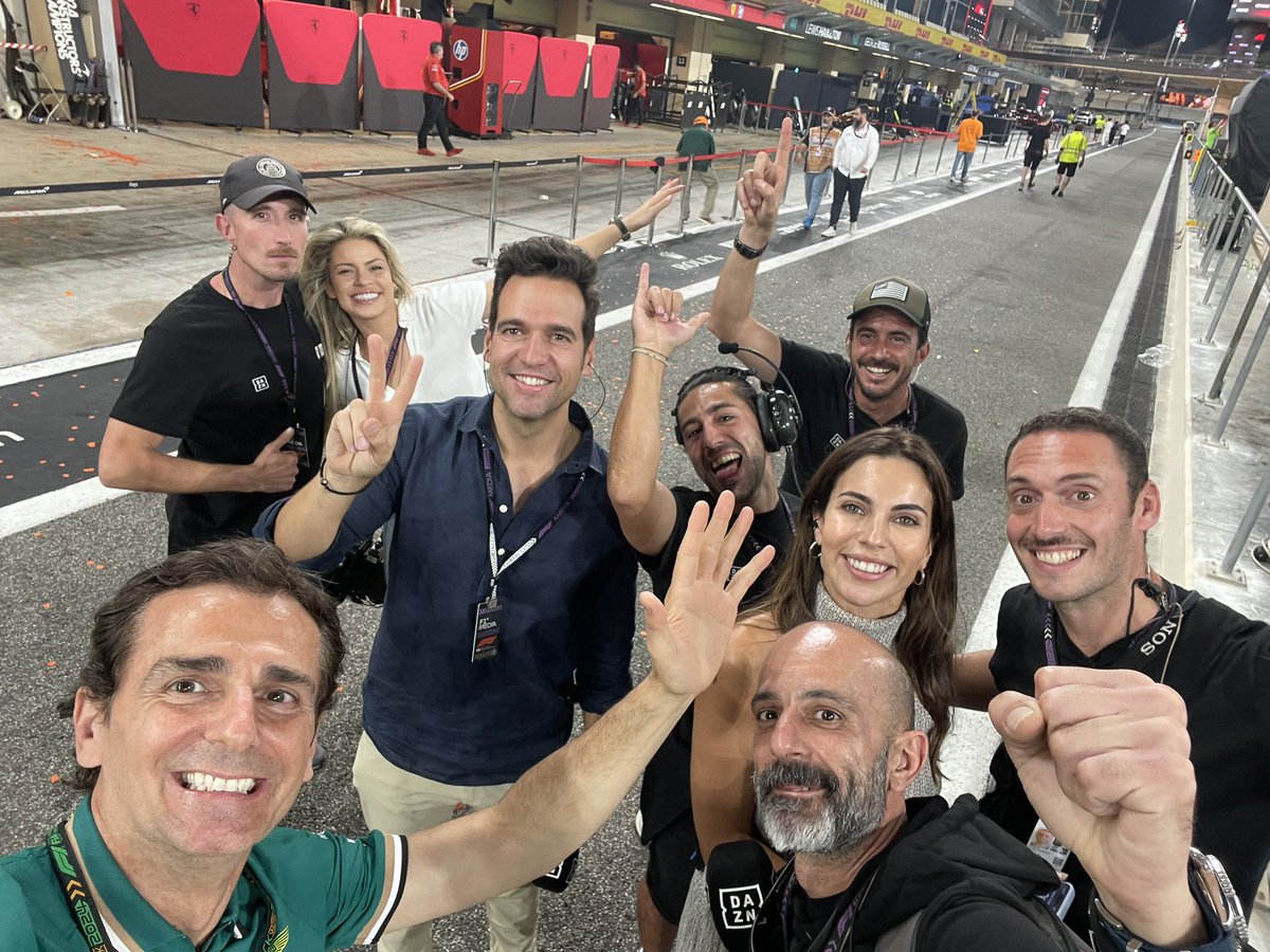 PedrodelaRosa1's tweet photo. Día emotivo de despedidas aquí en Abu Dhabi, como el que se despide de sus amigos a final de curso…pero siempre con la esperanza y las ganas de reencontrarse pronto❤️Muchas gracias a todos, equipo, espectadores, amigos… Me lo he pasado genial🙏🙏🙏 @DAZN_ES https://t.co/4rzh56xmFn