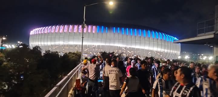 badcer's tweet photo. Increible Estadio y Aficion MTY #Monterrey #GiganteAcero #LigaMX #MTY #Rayados https://t.co/eMG0onGJxX