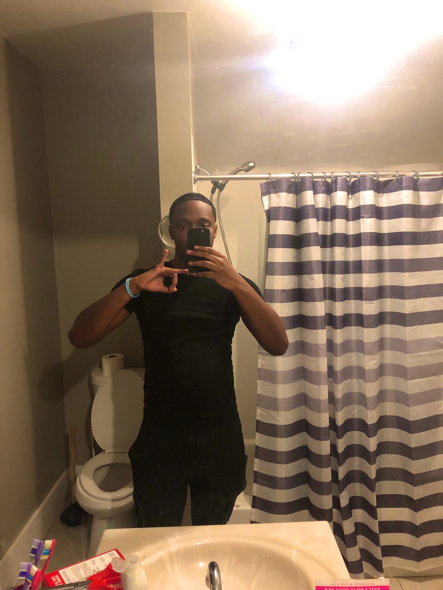 Swaggyy__P's tweet photo. Tryna get more comfortable with posting 😂 I can’t really take selfies so twitter here you go 🤷🏿‍♂️ https://t.co/xcM151jOqz