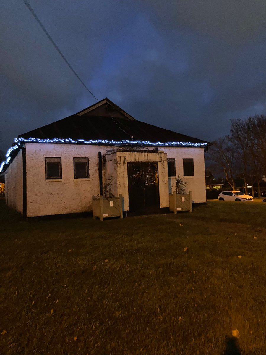 KillesterEstate's tweet image. The Christmas lights are up in Abbeyfield and on the Legion Hall, thanks to everyone who got involved 👏🎄

#Killester #GardenVillage #Christmas #Community