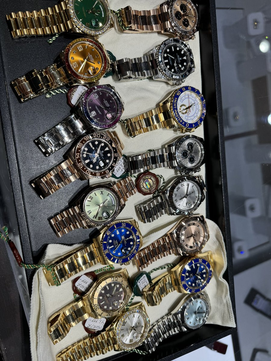 WallStr33tWhale's tweet photo. I have the craziest giveaway for all #SKG888 on our journey past ATH. 

At 10m market cap I will be giving away a Rolex to one lucky person. 

Now is the perfect time to buy #SKG888 this will be the most insane AI coin ever. The dev is currently perfecting 4 AI trading bots who will create an self supporting eco system which will produce a constant flow of capital into the coin not only increasing price but adding to the liquidity of the coin.

I am so bullish on this project therefore I will be rewarding 1 lucky holder with a Rolex. 

The 3 entry requirements are simple:
- You need to follow me @DaFlawlessWhale and @SKG888_ @xyzvitaly 
- You need be a holder of #SKG888
- You need to like, retweet and comment #SKG88 on this post. 

🤞🏽GOOD LUCK 🍀