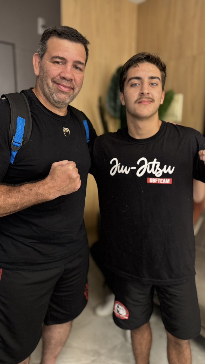 São 15 anos de amizade. 

Grande lutador e amigo querido <a href="/pedrorizzo1/">Pedro Rizzo</a> 💪🏻🙌🏻🙏🏻🫶🏻
#MMA #UFC #jiujitsu #muaythai
