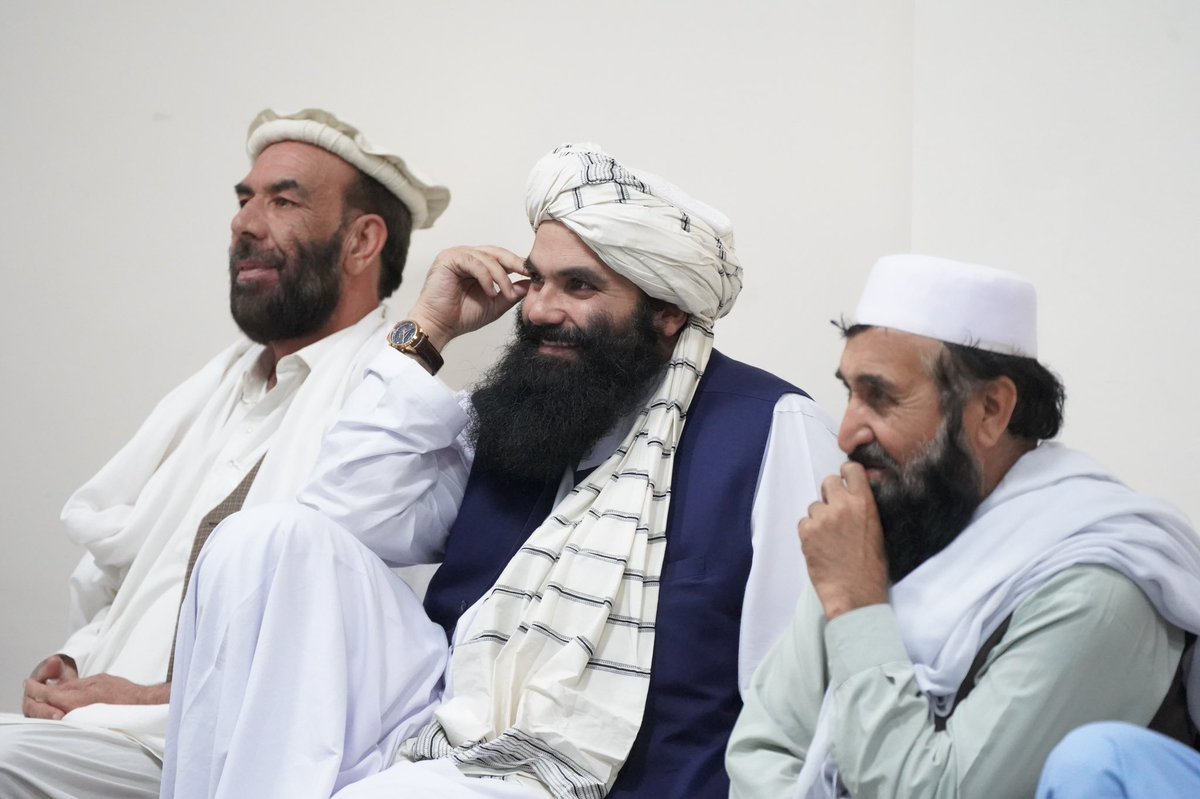 خلیفه صیب سخت ناهیلۍ، ګیلمن او له حالاتو خفه دی. دغه بیت دې ورته ډالۍ وي: 

ګـوندې وبـاسي کښتۍ له دې حـالته 
ګـــــــــــردابـو کې لوبېـدلی یو سړی