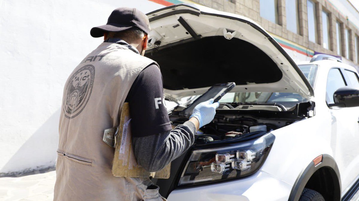 FGEGUANAJUATO's tweet photo. #SabíasQue la constancia de revisión vehicular te garantiza seguridad jurídica en las operaciones compra-venta que realices sobre vehículos automotores, descartando su posible vinculación con hechos delictivos.

Obtenerla es muy sencillo, ingresa a nuestro portal e infórmate 

💻 https://t.co/tcDLowEwrn

#15AñosInnovando
#SomosLosMejoresDelPaís
#SomosInvestigadores