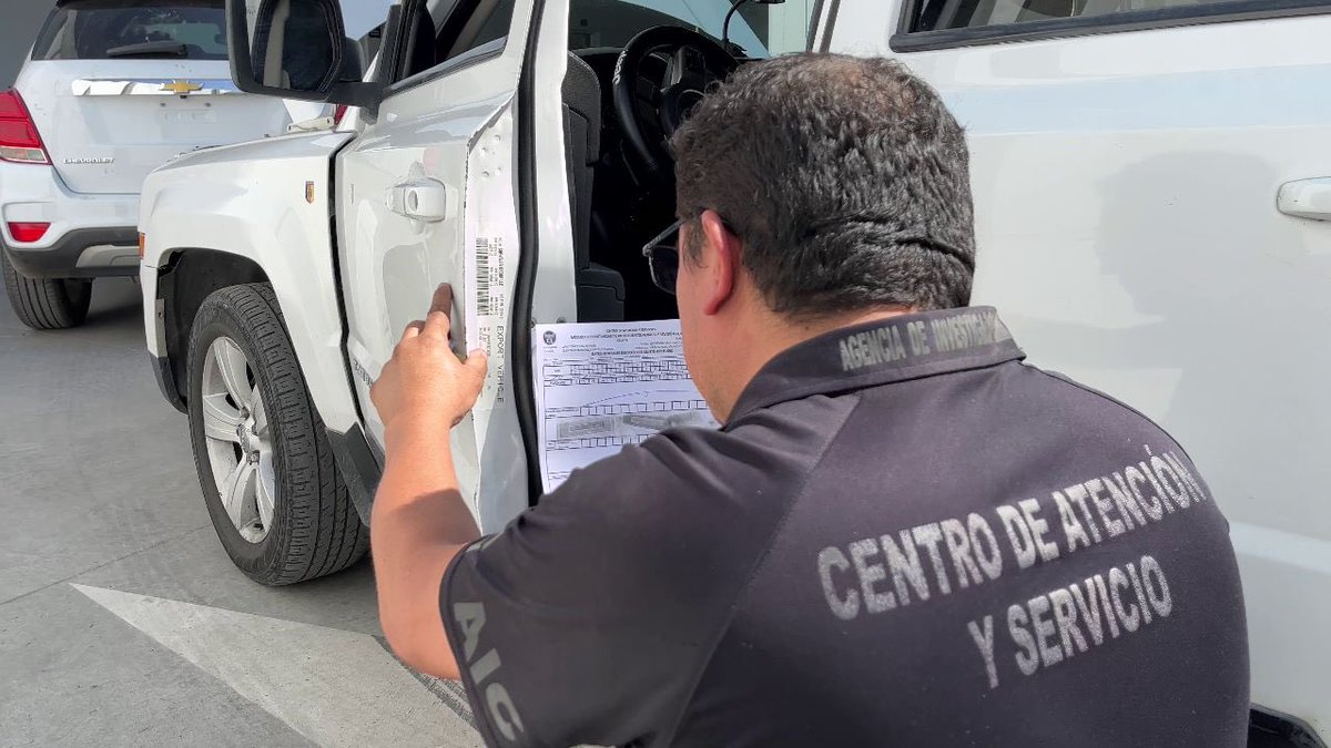 FGEGUANAJUATO's tweet photo. #SabíasQue la constancia de revisión vehicular te garantiza seguridad jurídica en las operaciones compra-venta que realices sobre vehículos automotores, descartando su posible vinculación con hechos delictivos.

Obtenerla es muy sencillo, ingresa a nuestro portal e infórmate 

💻 https://t.co/tcDLowEwrn

#15AñosInnovando
#SomosLosMejoresDelPaís
#SomosInvestigadores