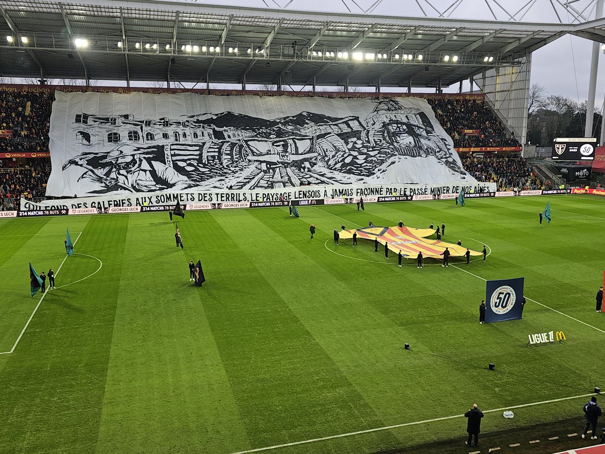 ActuL1_'s tweet photo. Le TIFO de la Marek pour la Sainte-Barbe. ⛏️💚

📸 @mled1789 https://t.co/qx0L7w50vt