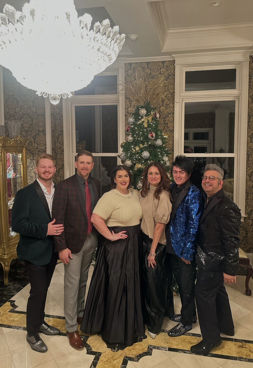 HSVLogcabin's tweet photo. We had a great time at the beautiful home of Lou and Beverly Weiner in Huntsville last night. We are so thankful to them for hosting our upcoming Holiday Social on December 18-7 pm. The invitation is in the comments. Please RSVP at our website https://t.co/fxvUSoaTpf https://t.co/vsIiKy9Eji