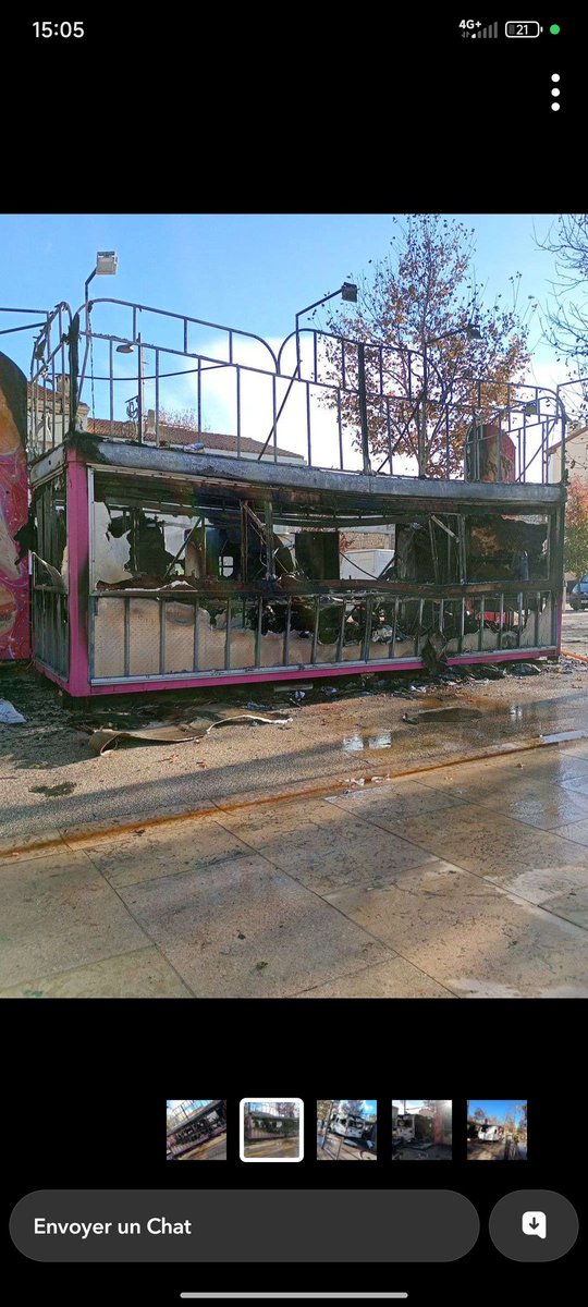 ZdeX78's tweet photo. Bonjour a tous ça fait très longtemps que je n'ai pas tweeter mais j'aurais besoin de votre aide.
Un couple d' amis forains ont tout perdu dans un incendie qui a ravagé leur confiserie.
Si jamais vous pouvez partager un maximum et faire un miracle je vous en remercie a tous ❤️🙏 https://t.co/Cqiy16bn3T