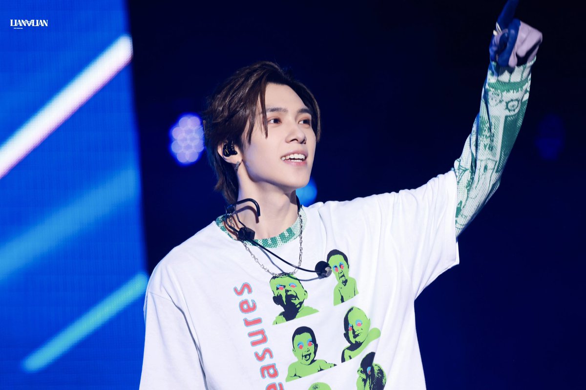 2024.12.08

#Hendery #黄冠亨 #헨드리 
#WayV #威神V #웨이션브이