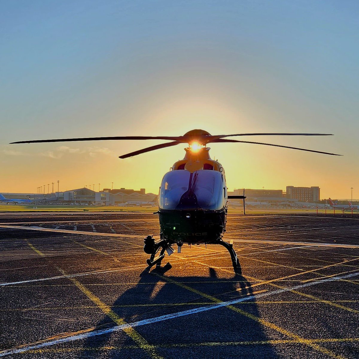 It’s 17 more sleeps until 🎅.
49 until the TFO application process closes! 🚁 ✈️ . Open to PC’s in🏴󠁧󠁢󠁥󠁮󠁧󠁿 🏴󠁧󠁢󠁷󠁬󠁳󠁿 We have vacancies in all three midlands bases. See link for details!! Or give your local base a call/pop in for a brew ☕️ 

westyorkshirepolice.tal.net/vx/lang-en-GB/…
