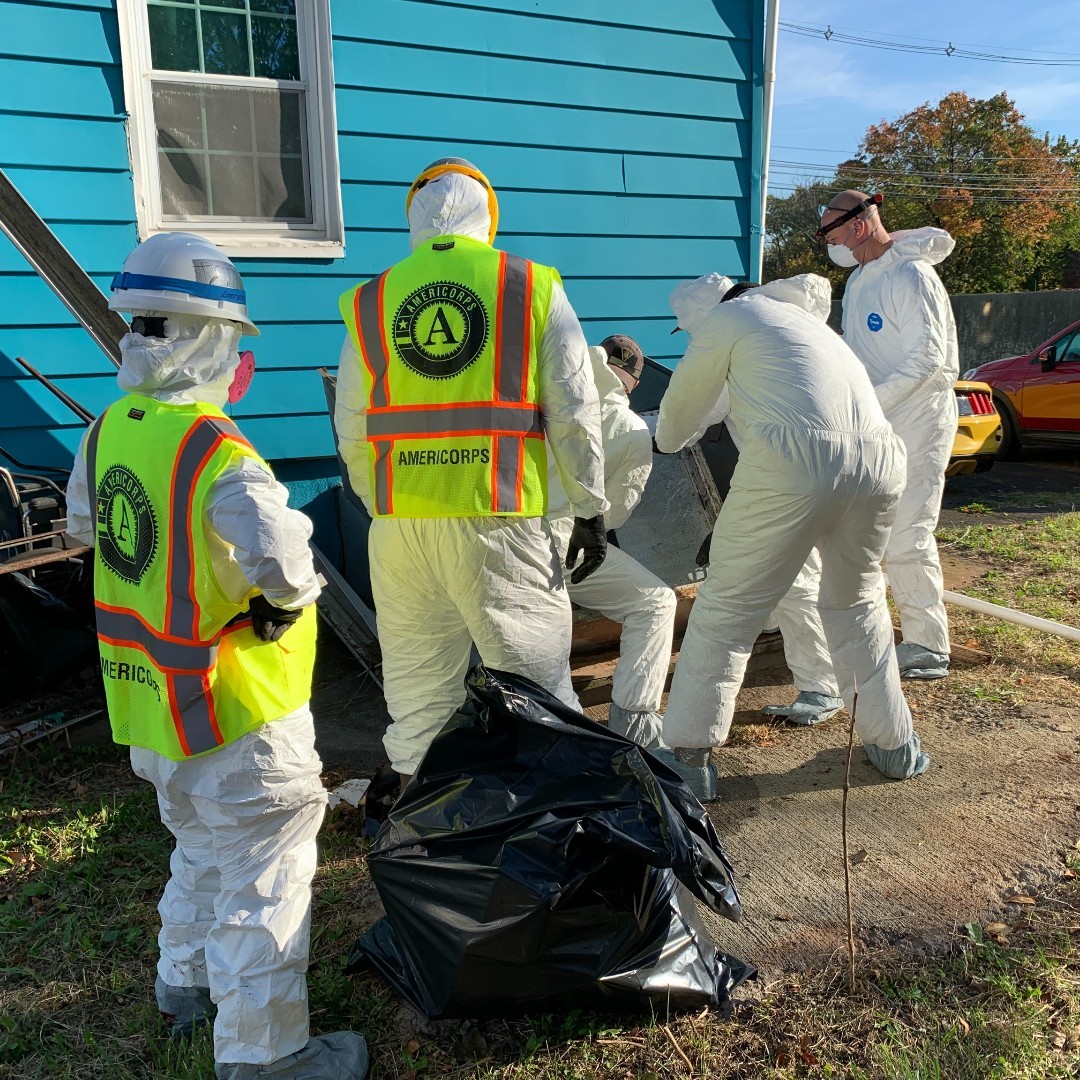 TheCorpsNetwork's tweet photo. ๐ธ November 2024 Corps Photos of the Month!
In November, Corps helped communities affected by Hurricane Helene and participated in post-fire trail restoration projects.
๐ธ https://t.co/VSs1pEaQId
@americorps #CorpsWork #AmeriCorps https://t.co/qisyYpN64j