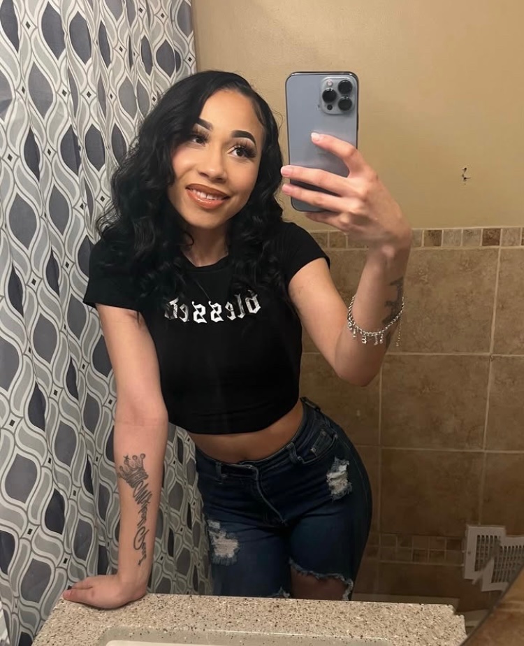 FlintPorn's tweet photo. Lyrics Monay is a heavy sleeper so I enjoyed her without trying to wake her up #BACKSHOTS #Flintporn #Ebony #pytthot #THOT #Michigan #ebonypyt #taboo https://t.co/rrNV5Sr1Ca