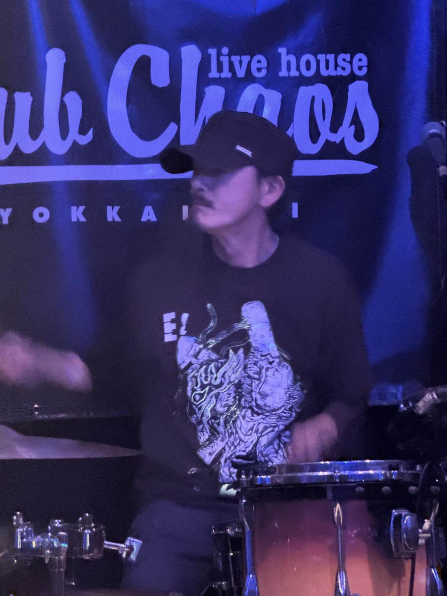 acid_nisedrms's tweet photo. 本日はMSGRのワークキャップ
エル・デスペラード選手のTシャツ着て四日市CLUBCHAOSにてインチキなドラマーしておりました。
低床仕様でしたからきちんとプリントが見えてます。
#MSGR
#新日本プロレス
#エルデスペラード
#respect https://t.co/8rsRhausZE