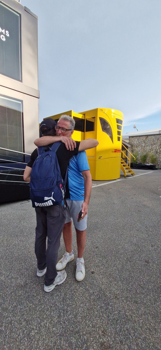 JorgeMagistris's tweet photo. Me quedo con este abrazo que nos dimos en Monza, no hizo falta correrte de atrás ni pedirte nada solo fue cuestión de encontramos #GraciasFranColapinto https://t.co/qtiRvltKpL