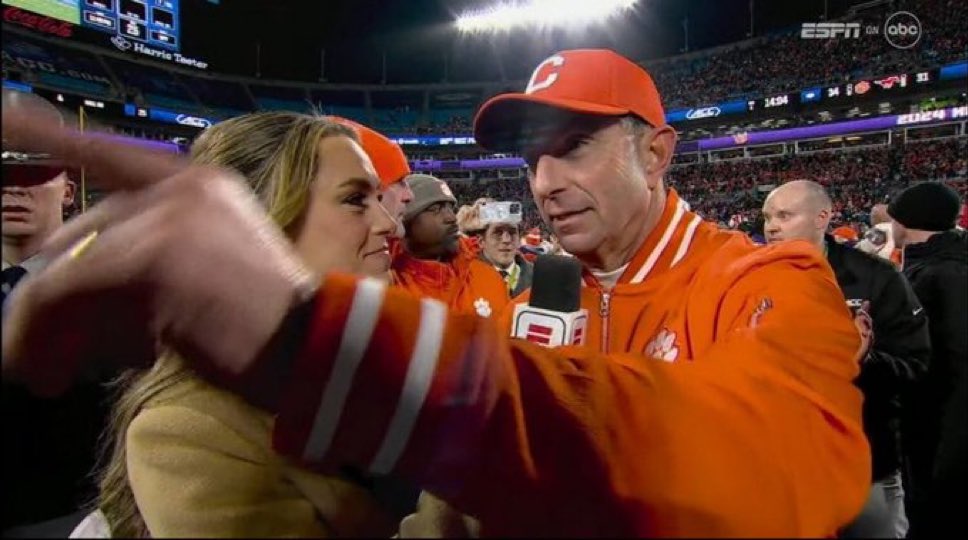 NickyPerks's tweet photo. You blew that 24-7 lead on purpose you piece of shit, I know you did https://t.co/8BB788G7lz