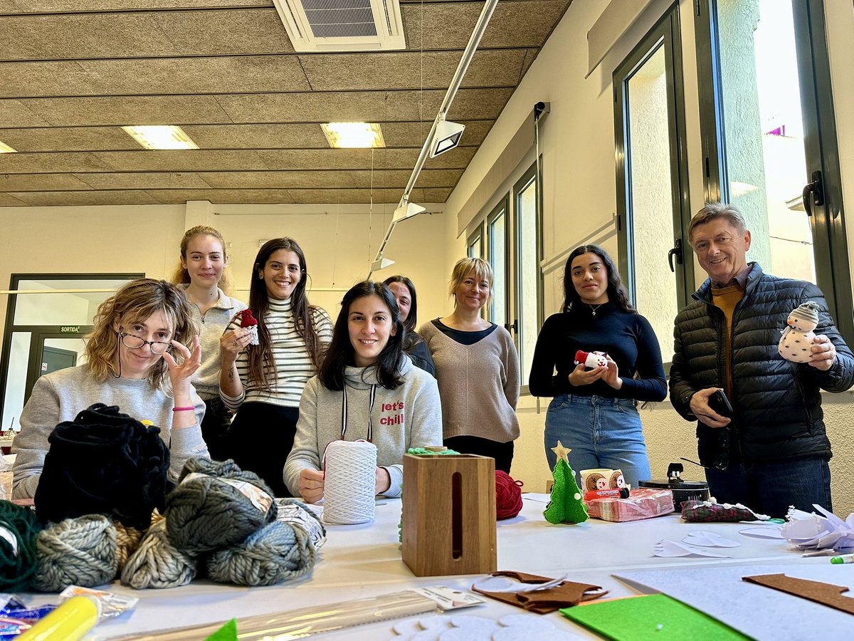 AjCMalavella's tweet photo. 🎄 Viu el Nadal a #CaldesdeMalavella
🎨 Taller de manualitats solidari amb #soscats al Casino de #CaldesdeMalavella amb caire solidari.
💡 Una activitat especial per col·laborar i compartir moments creatius https://t.co/WaIOOA793Y