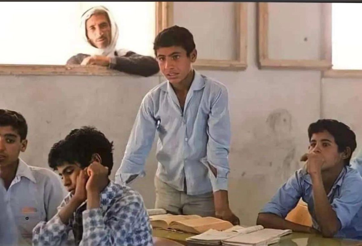 تتكئ يدي على النافذة ويتكئ الأمل عليك       
                       
                           🥺🤍