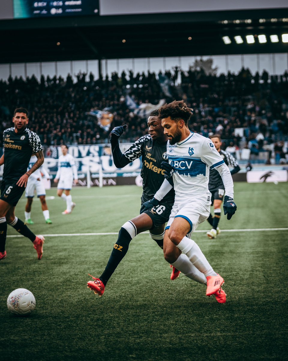 lausanne_sport's tweet photo. ⏸️ C’est la mi-temps au Stade de la Tuilière.
Le FC Lausanne-Sport mène d’une longueur grâce à une réussite de Koba Koindredi 🔥
#AllezLausanne #LSFCZ https://t.co/xbjuzF3XmC