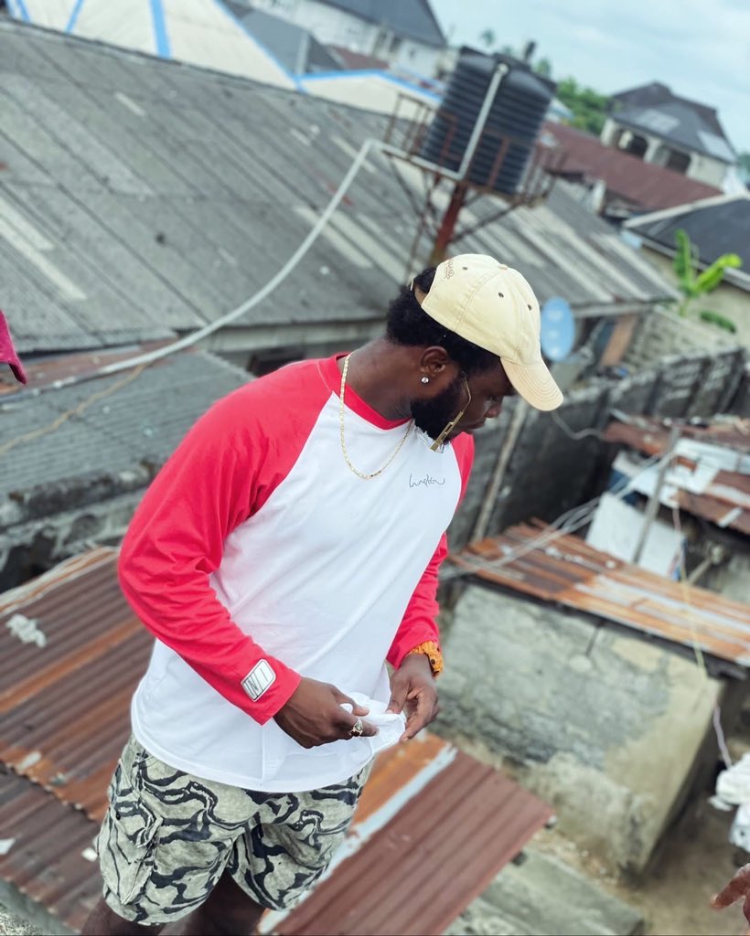 RadmanOreye's tweet photo. Official video to my latest single WELCOME TO MY CITY comes out this week  Kindly click on both links on this post STAY RAD!!!🔊🌍💯❤️🧏🏽‍♂️

#radman #stayrad #newmusic #lunguboy

https://t.co/AhGe2v0pxc

https://t.co/5I5uI8e2Fu https://t.co/zHY7VUDisP