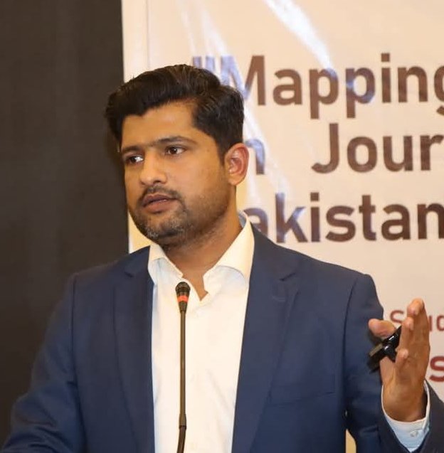 پریس ایسوسی ایشن آف سپریم کورٹ کا سپریم کورٹ رپورٹر قمر میکن کے حوالے سے آنے والی خبروں پر مزمتی اعلامیہ
<a href="/QamarMakenViews/">Qamar Maken قمر میکن</a>