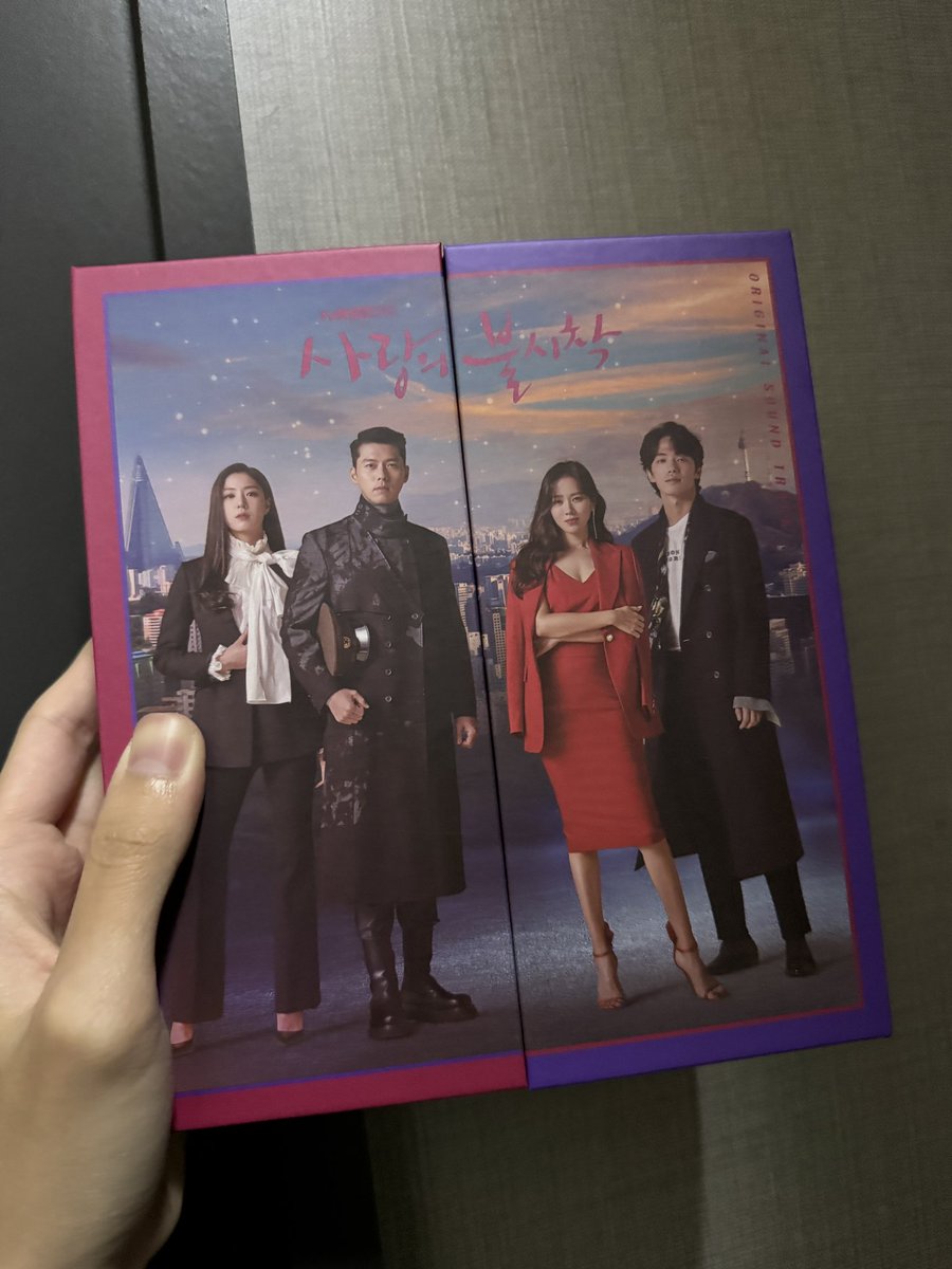 yk65037734's tweet photo. ขายต่ออัลบั้มclash landing on you
เปิดแค่ครั้งเดียว สภาพใหม่ ทุกอย่างครบ
150 ฿ สนใจinboxได้เลย #CrashLandingOnYou #crashlandingonyou #ปักหมุดรักฉุกเฉิน https://t.co/xjOra1HgpQ