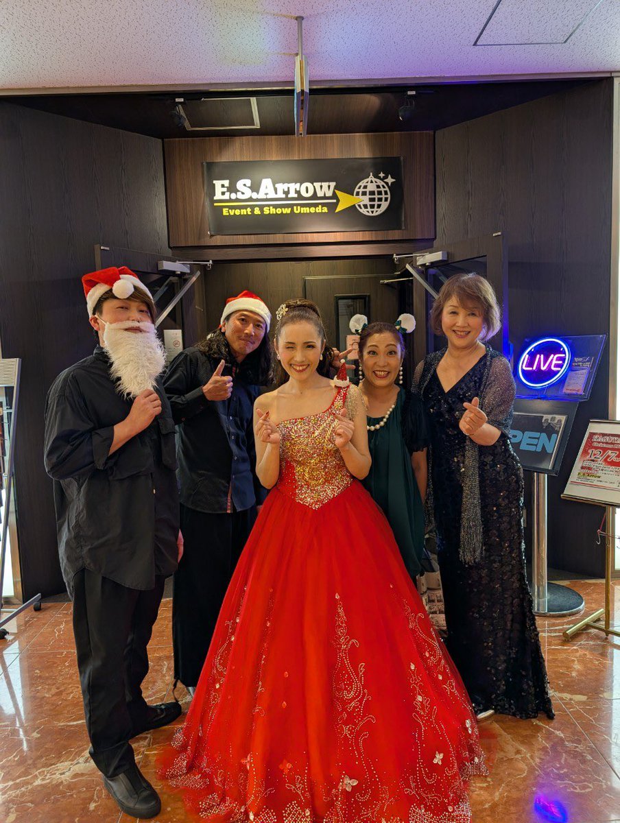 kaguya_kk's tweet photo. かぐや&OKず
年内ラストイベントの
クリスマスライブ🎶
お陰様で無事に終える事が
出来ました✨
お越し頂きました皆様
誠にありがとうございました✨
来年も
大はしゃぎの大暴れして頂けますよう
飛ばして参りますので😚
よろしくお願いいたします✨
#esarrow https://t.co/fTJP16cWa4