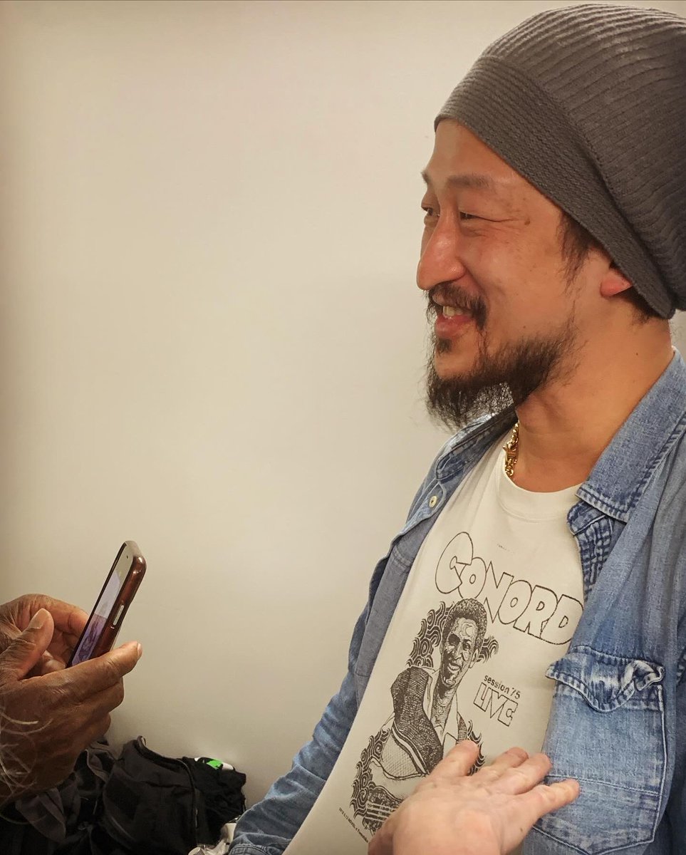 OhkandaBass's tweet photo. とんでもない音楽人生の中で大切な大切な日となりました
僕の音楽の神様に会いました
長いのでInstagramで読んでもらえたら
https://t.co/jfAuaLV2iy
#WillieWeeks #TheVerbs #god #groove #billboardliveyokohama #amazing https://t.co/LMXC01fBiM