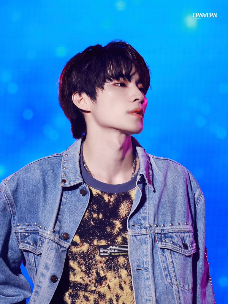 2024.12.08

 #XIAOJUN #肖俊 #샤오쥔 
#WayV #威神V #웨이션브이