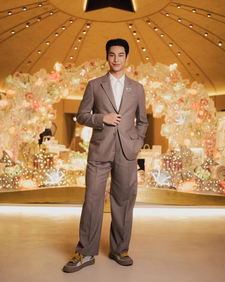 DIOR GOLD HOUSE X APO

#DiorGoldHouse ⭐️ 

#DiorXApo #ApoNattawin
<a href="/Dior/">Dior</a> <a href="/Nnattawin1/">Nnattawin</a>