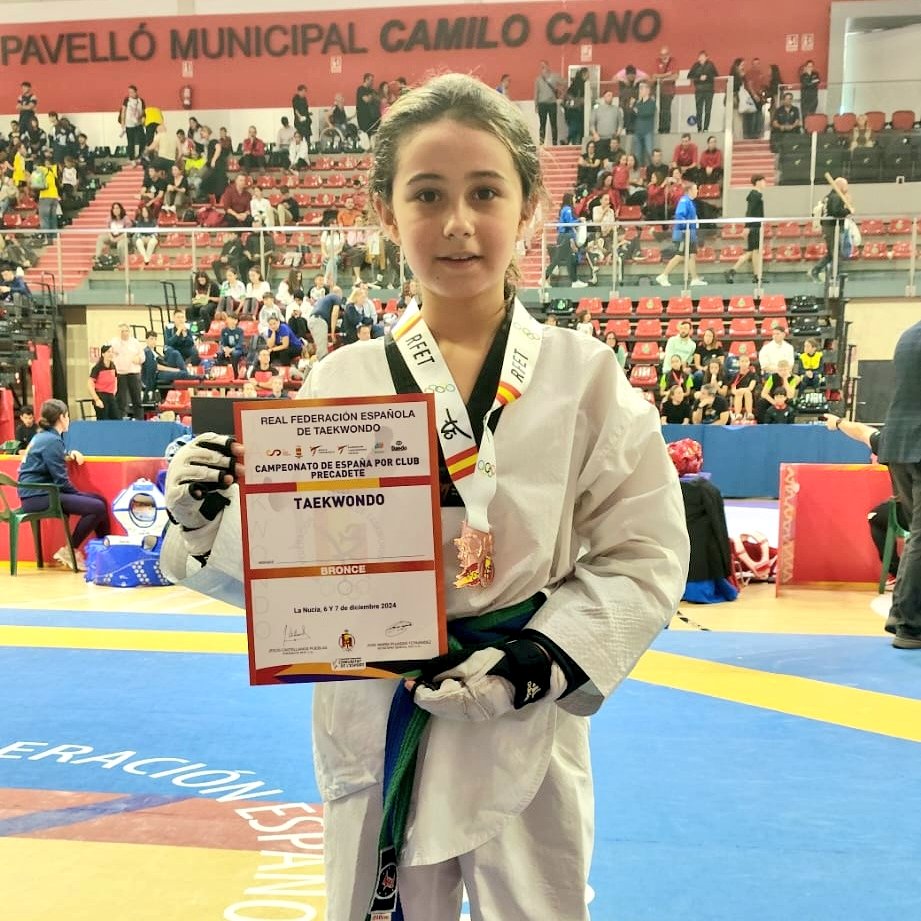 ‼️MEDALLA DE BRONCE‼️ para la taekwondista del <a href="/tkdgetafe/">TAEKWONDO GETAFE</a> Ana Rubio en el Campeonato de España por Clubes de #Taekwondo celebrado ayer en la Nucia.

¡¡¡ VAMOS !!! 🥉🏆🇪🇦🥋🔝👏👏👏

#Getafe #Deporte #DeporteenGetafe #PremioNacionaldelDeporte