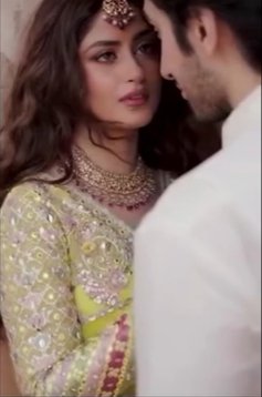 cozy_winter_sun's tweet photo. "Sajal ki aankhein bolti hain"......yup. One of my favorite shots!🔥💗🔥💗 #SajalAli #HamzaSohail #Qalamkar https://t.co/CFzior6bYp