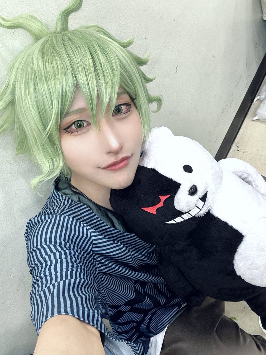 justtimeruner's tweet photo. コスプレ⚠️
死ぬほど大好きニューダンガンロンパv3♡

王馬　@uta__chan4 
最原　@machan_02cos

#アコスタ池袋 https://t.co/zLUYXR66BO