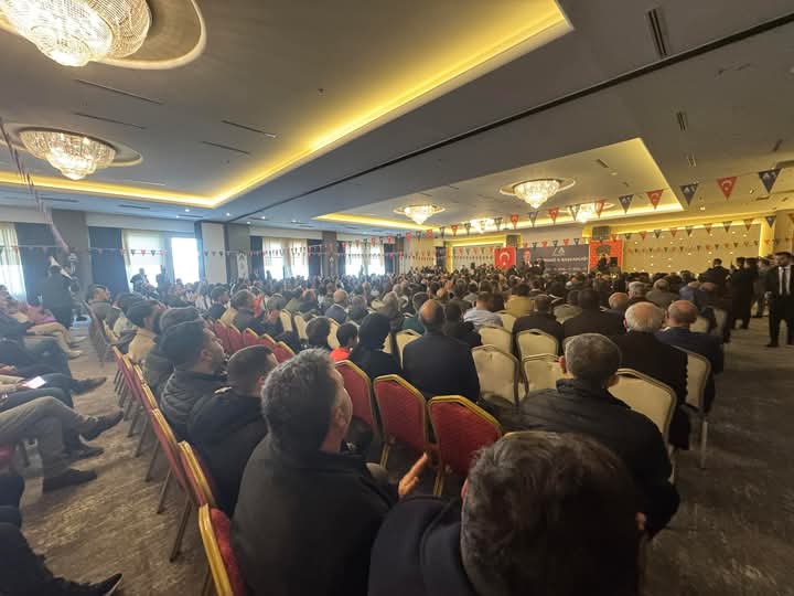 tolg4soysal's tweet photo. 📍Tekirdağ 
Bugun Salonlara 
Yarın Meydanlara 
#anahtarparti #YavuzAğıralioğlu https://t.co/flWn2KvVC7