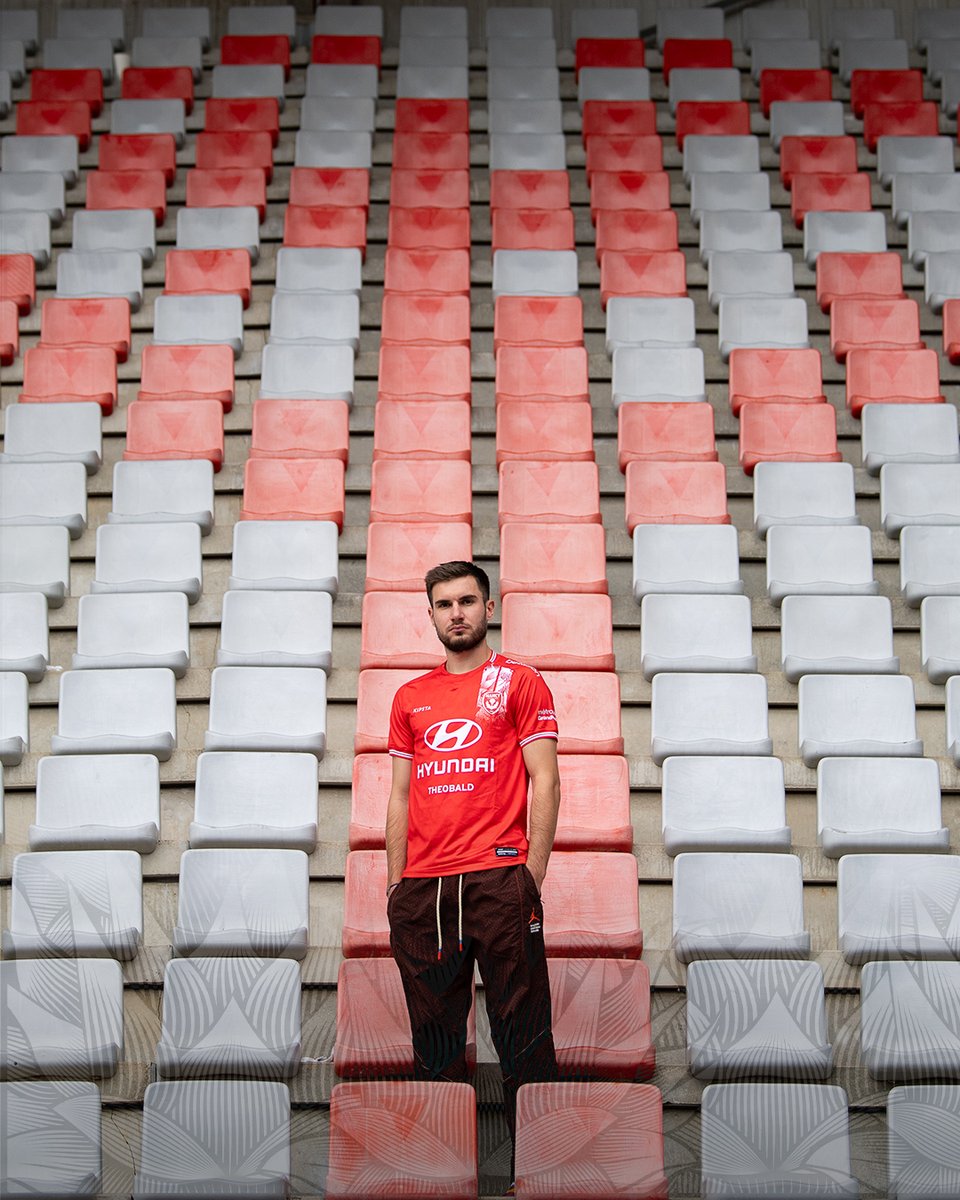 asnlofficiel's tweet photo. 🎄 BILLETTERIE DE L’AVENT - ASNL vs ORLÉANS 🎁

J- 5 Continuons à remplir le stade de rouge et blanc 🏟️🔴⚪️

🎟️ Il vous reste encore 24H pour profiter de notre offre à -25% !

Aujourd’hui, nous mettons à gagner une priorité d’achat sur le troisième maillot  qui sera uniquement disponible à la boutique du stade le jour du match en quantités limitées 📣

Pour participer, rien de plus simple :
1️⃣ Aimez ce post.
2️⃣ Commentez en identifiant un ami.
3️⃣ Partager ce post.

Bonne chance à tous ! 🎁 (tirage au sort le 10/12)

#TOUSÀPICOT