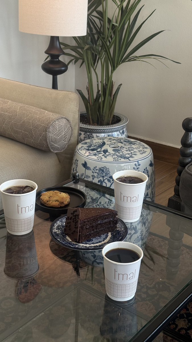 ftmt773's tweet photo. تروق لنا ألاجواء الحلوة وتسعدنا قهوة 🤎☕️ https://t.co/L9Rpulivwh