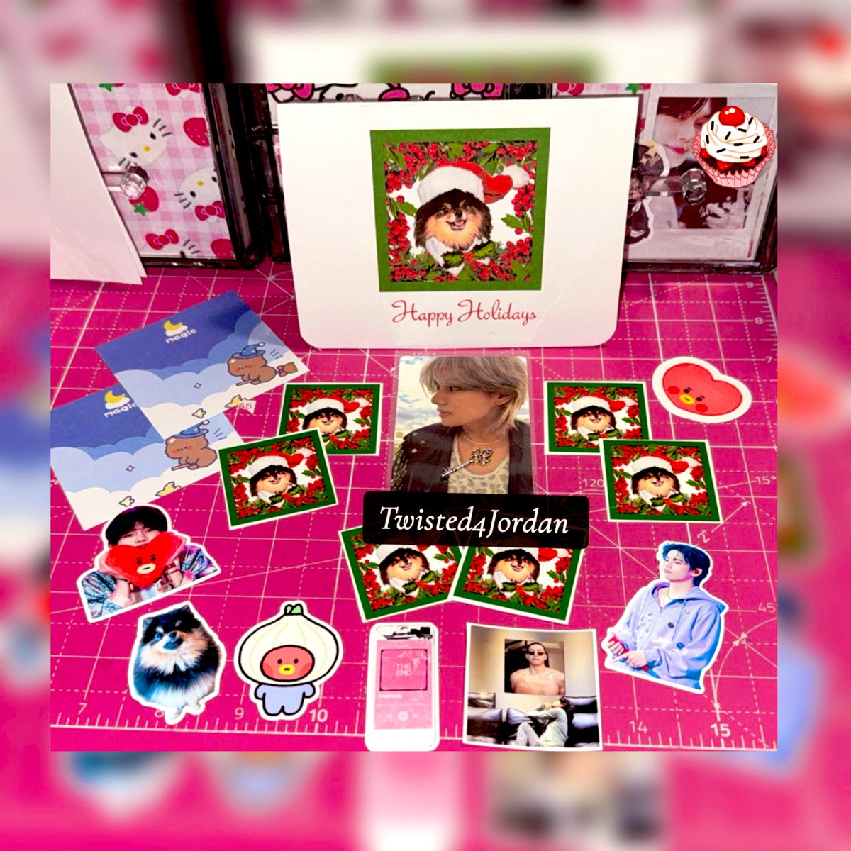 🐶Happy Tannie Holiday GA🎄

🐶Must be following 
🎄Like/Retweet
🐻To enter: comment location and post anything Yeontan or Tae related🐻🐶

👉🏼USA/Global
👉🏼Must be willing to post proof 
👉🏼Stamp shipped 
👉🏼1-OFFICIAL LAYOVER PC
👉🏼Other fan made items 

Ends 12/20/24

#Tae #Yeontan