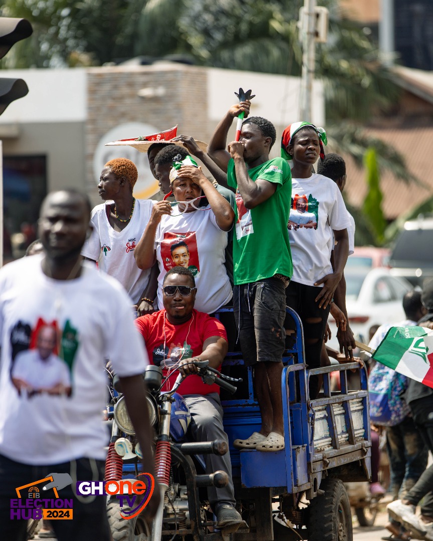 ghonetv's tweet photo. #ElectionHub: Mood in Accra after Dr. Bawumia congratulated Mahama...

#GHOneNews #EIBNetwork 
#GHOneTV #NPP #NDC
#GhanaDecides2024 #Elections2024
#CAFShouldPaySpiky https://t.co/aClxenA4yR