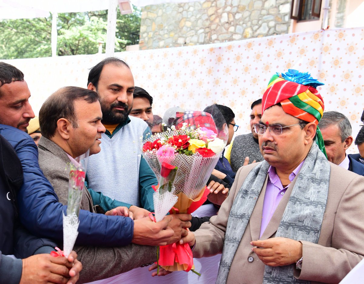 AjayMeh72666887's tweet photo. @BhajanlalBjp चिकित्सा विभाग का #लेबटेक्निशियन केडर दशकों से वेतन विसंगति का दंश झेल रहे है ।
🏴‍☠️  जाँचकर्ता LT संवर्ग की ग्रेड पे अन्य समकक्ष केडर की तरह 4200 की जाए।
🏴‍☠️  मेस भत्ता नर्सिंग के समान किया जाए। 
🏴‍☠️ स्टाफिंग पैटर्न लागु किया जाये।
🏴‍☠️ गैर वित्तीय मांग पदनाम परिवर्तन हो। https://t.co/IDE275rN3I