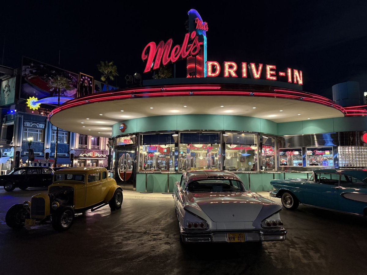 MaatonUsj's tweet photo. メルズドライブイン
#usjfan #usjファン #メルズドライブイン
#melsdrivein #usj #ユニバーサルスタジオジャパン
#universalstudiosjapan https://t.co/k6NBWvhxZr