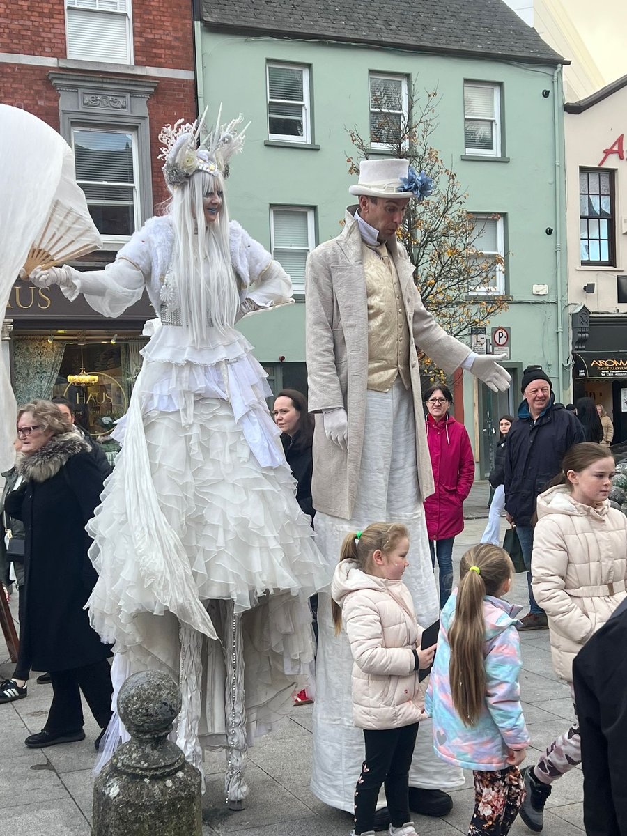 Our stiltwalkers are in Emmet Place and are really adding to the Christmas atmosphere at the Festive Market.

Don't forget to look up and say hello!

#CorkmasInCork